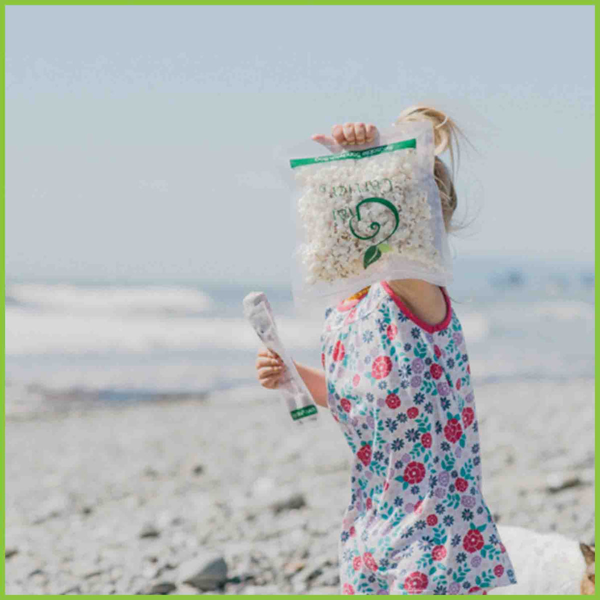 Kai Carrier sandwich bag holding popcorn.